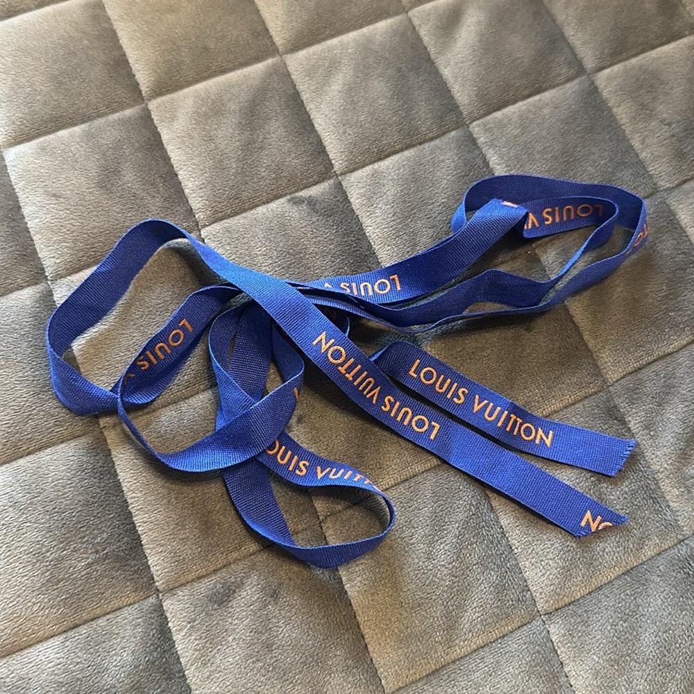 Louis Vuitton Ribbon - Picture 3 of 4